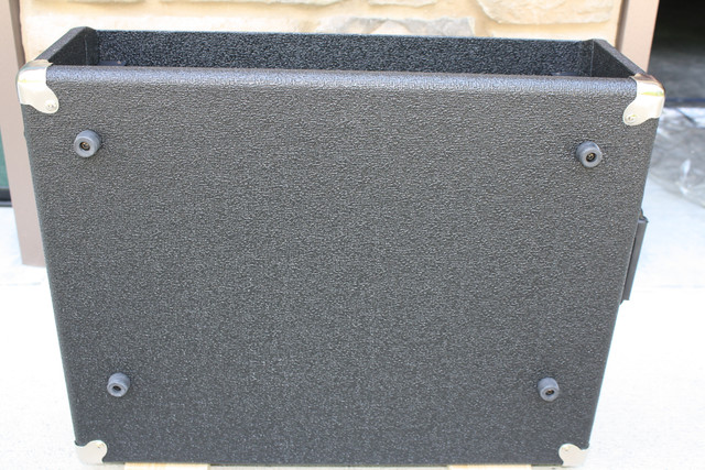 Ampeg-SVT-RC-Bottom