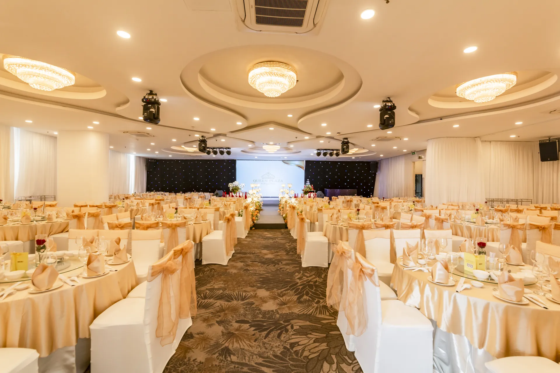 Sảnh tiệc queen plaza tân phú