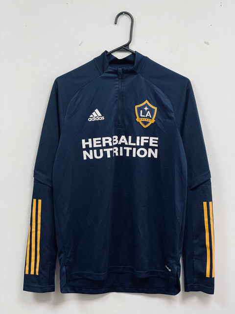 LA-Galaxy-zip-top-train.jpg