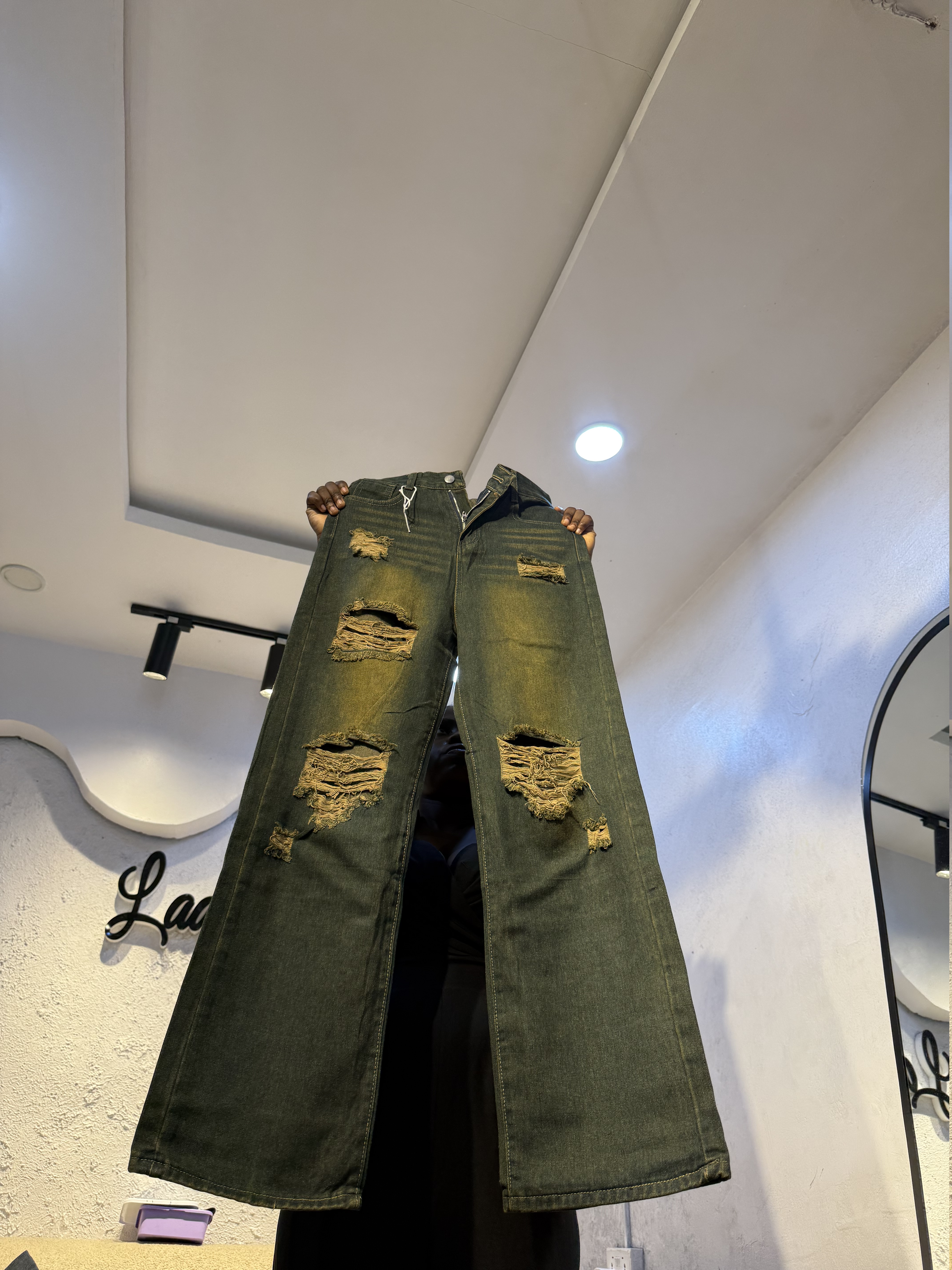 Waist 28