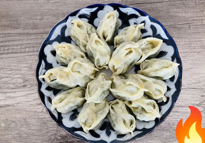 Постер Узбекские манты с зеленью