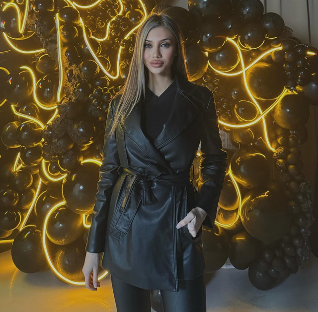 Ferariu-Roxana-Wallpapers-Insta-Fit-Bio-9.jpg