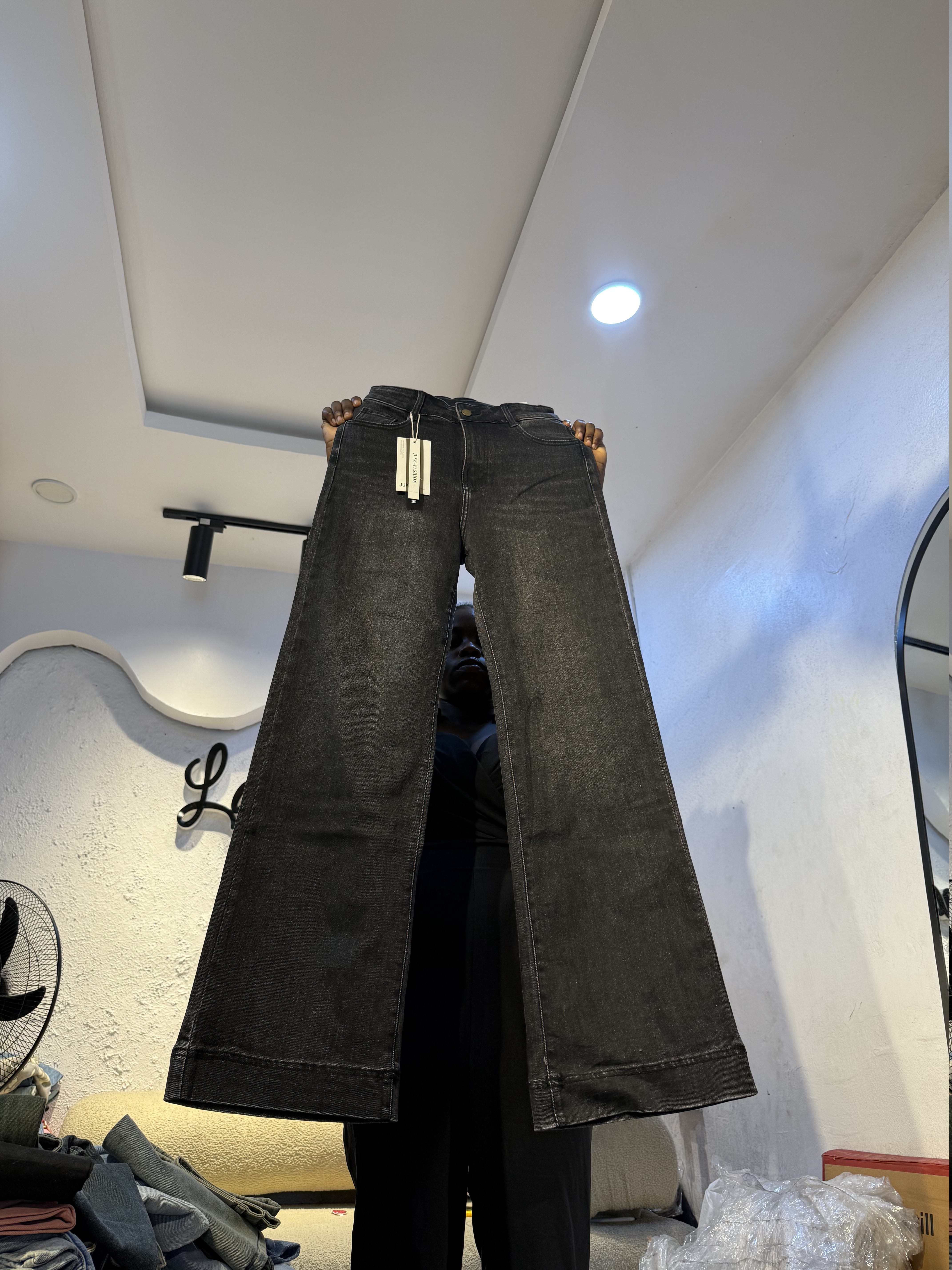 Waist 28
