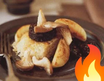 Постер Картофельный коржик с грибами, колбасой и яблоками