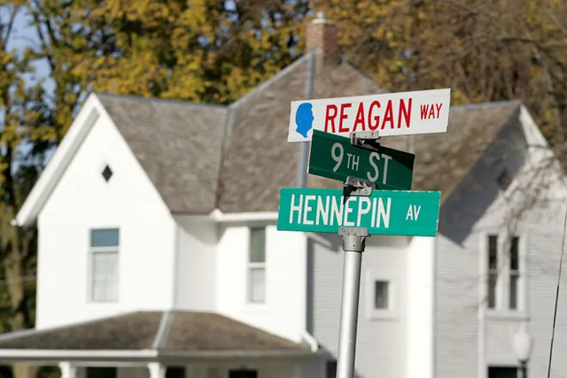 reagan way.png
