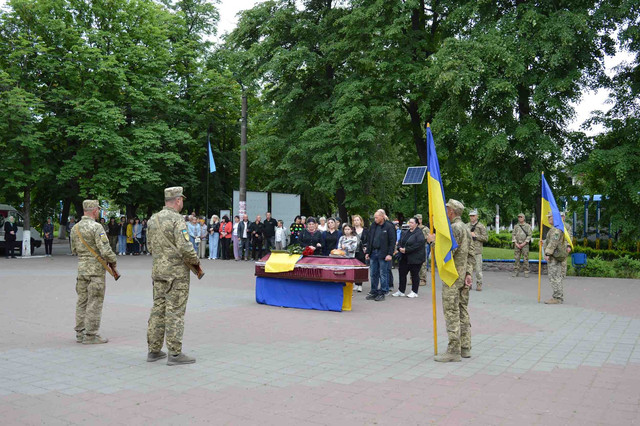 Похорон солдата Мальцева В ячеслава в Олександрівці (5).jpg