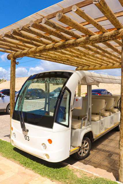 The Coral Shuttle - transfer interno