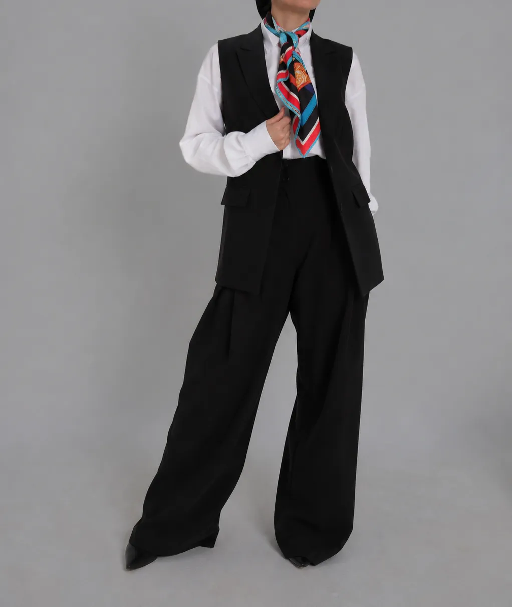 Contour V-Suit