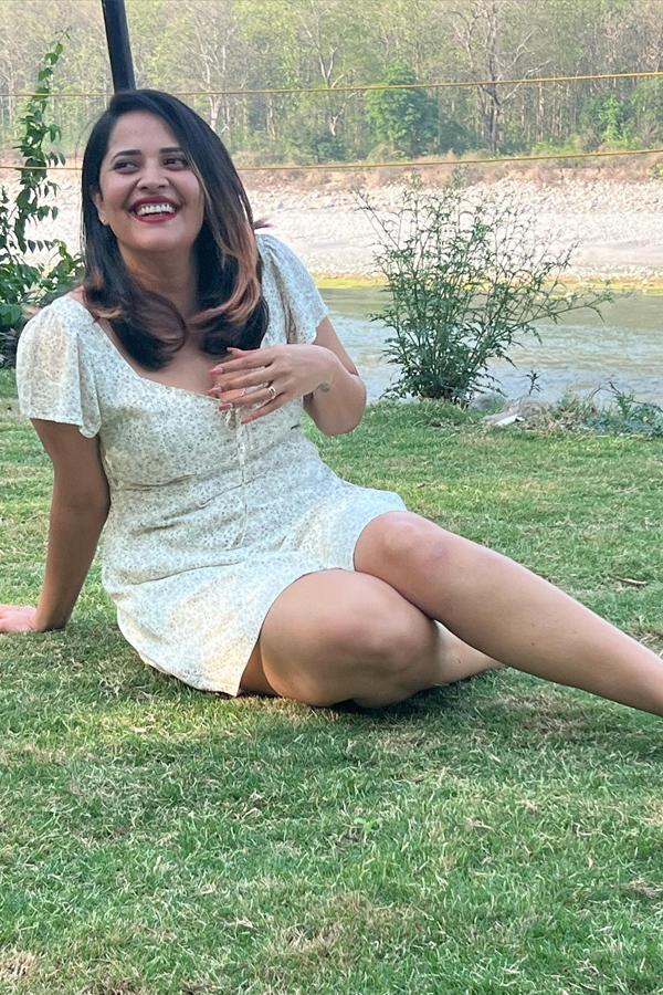 [Image: Anasuya-latest-movie-photos-11.jpg]