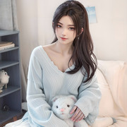 (4)