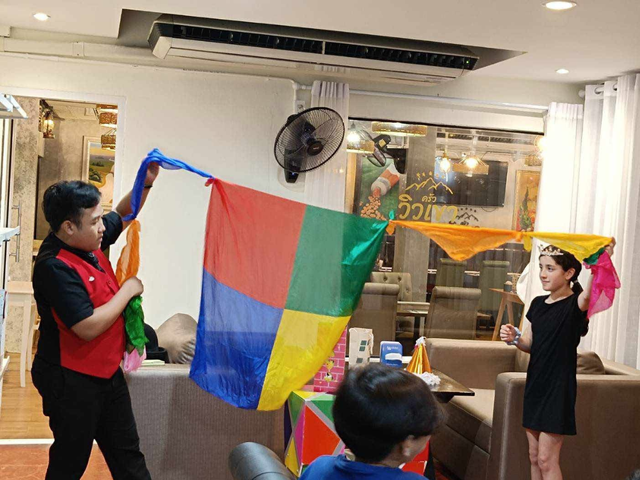 Networking ice-breaker magician Bangkok