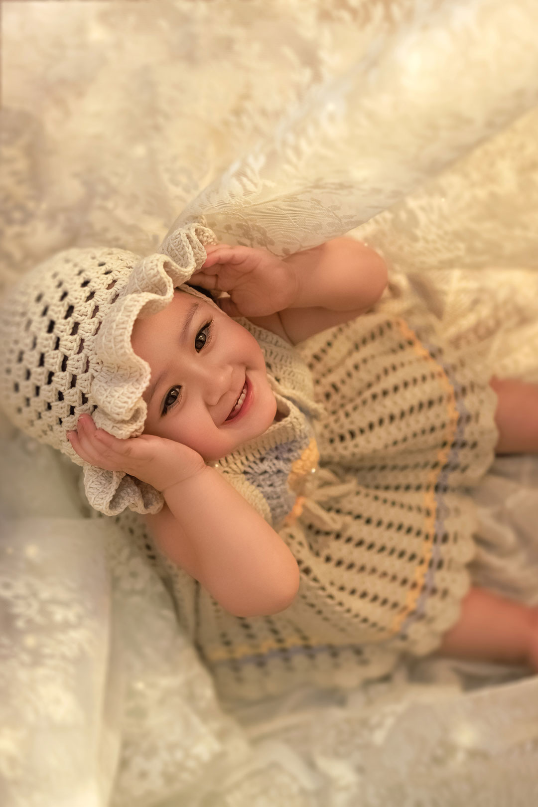 پرتره مینیمال کودک در مشهد - آتلیه کودک نویسا