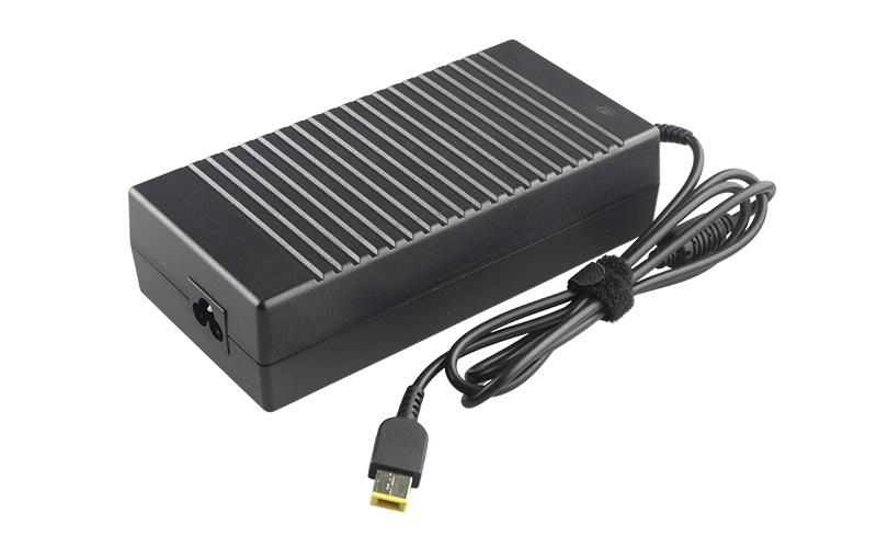 Lenovo IdeaPad Y50-70 ThinkPad T540p Type 20BE 20V - 6.75A - 135W - Rectangle Replacement Charger
