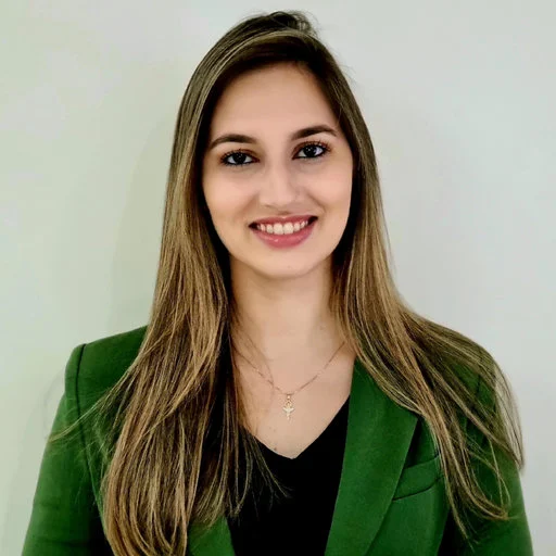 Fernanda R.