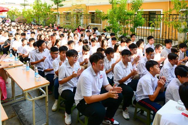 Khoảnh khắc HES 4