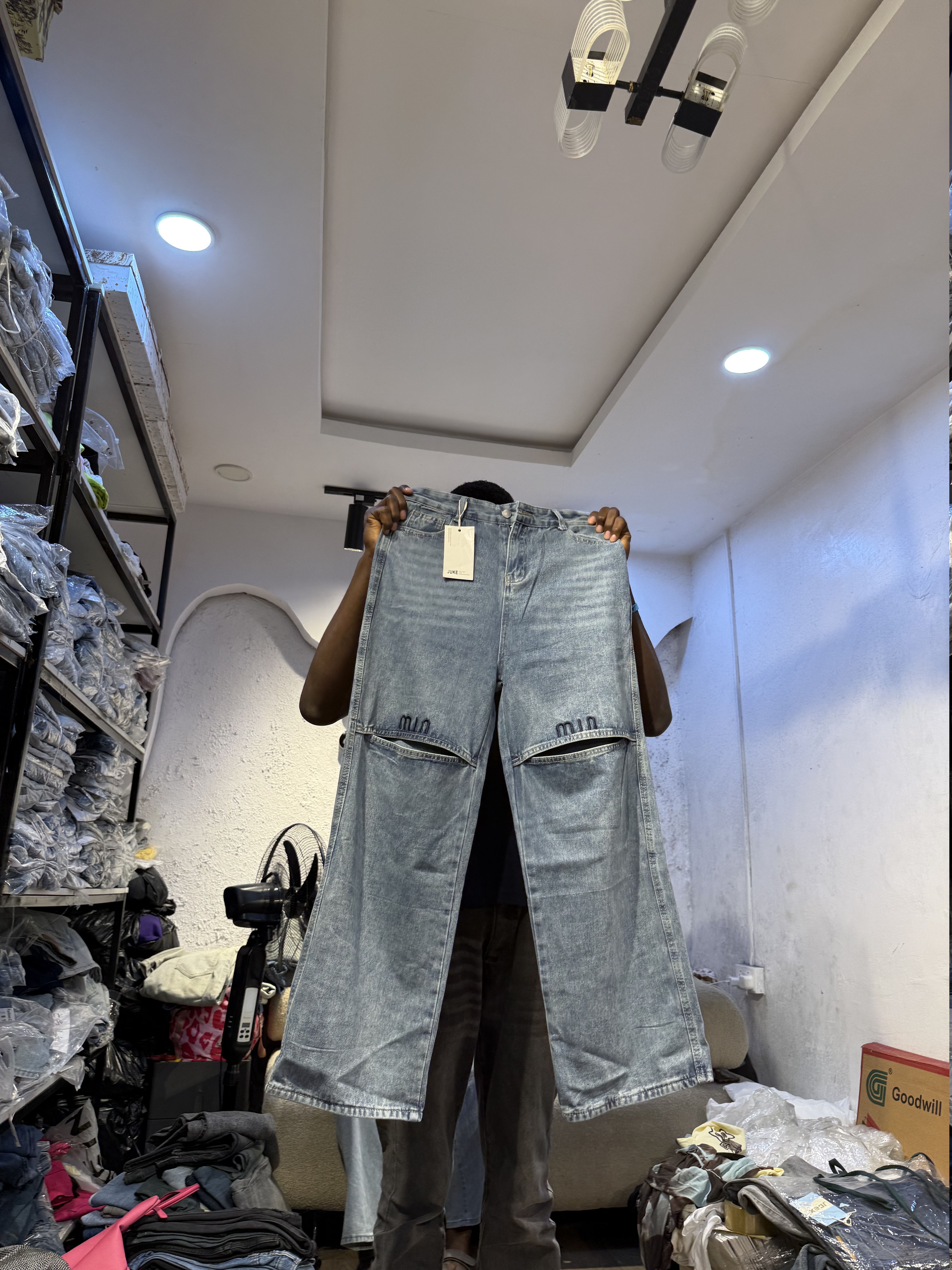 Waist 32