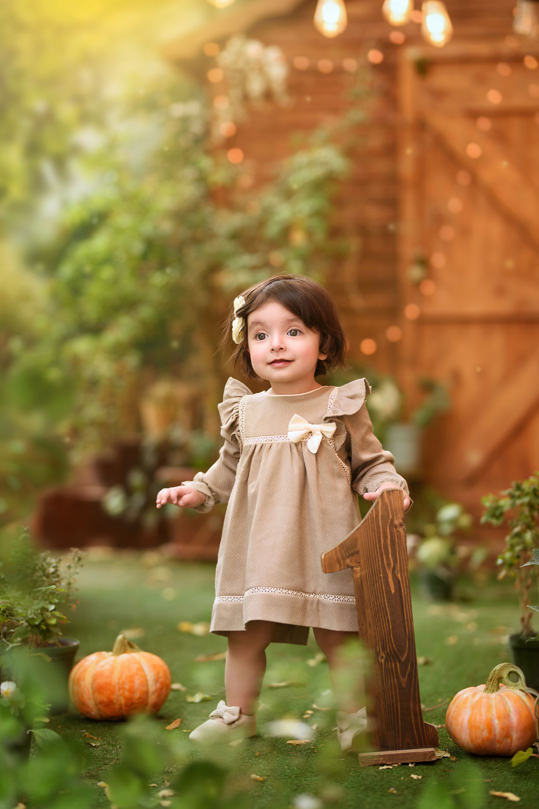 عکاسی فضای باز کودک با بوکه طلایی در مشهد - نویسا