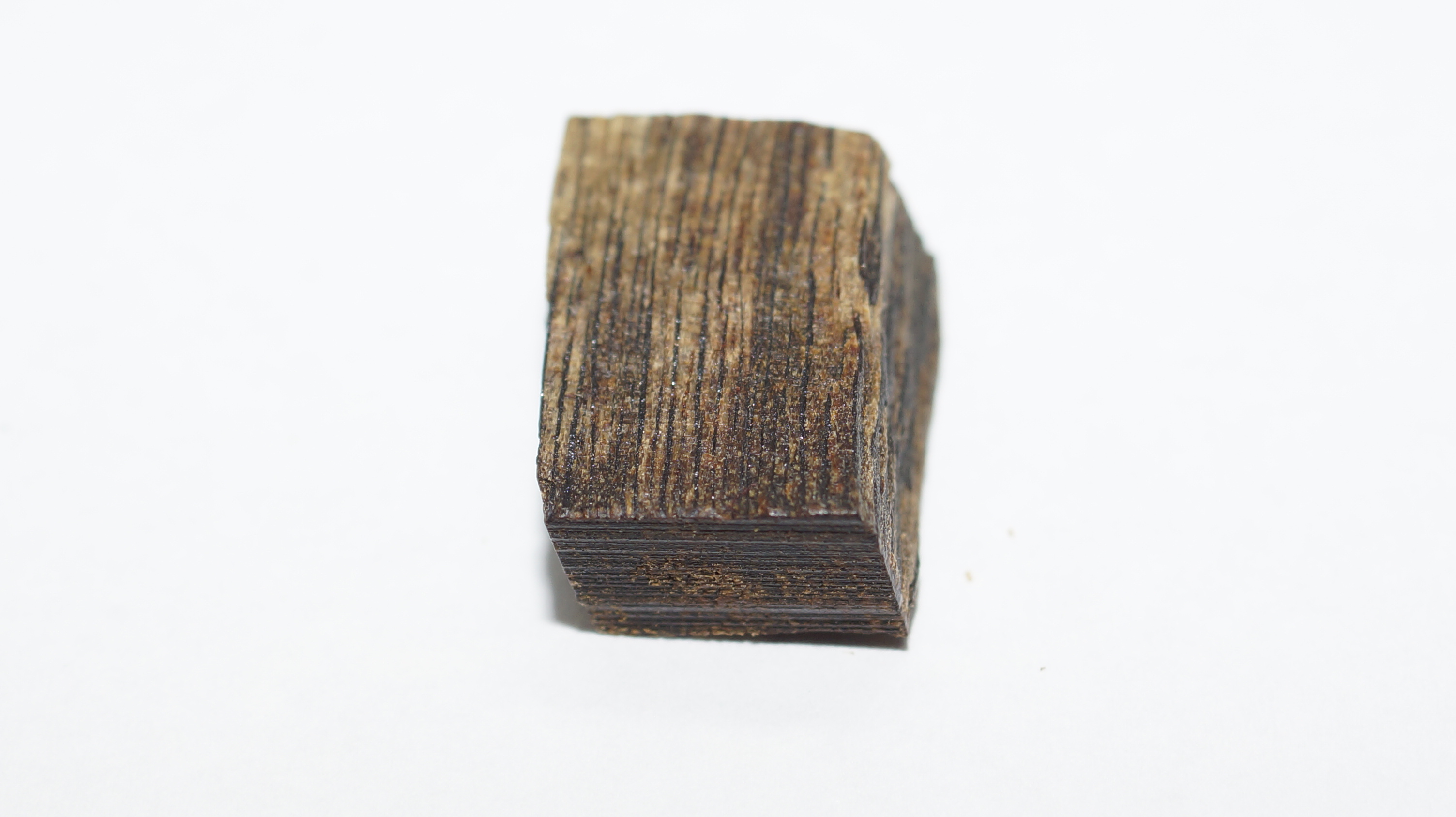 [Ouddict.com] Oud Wood