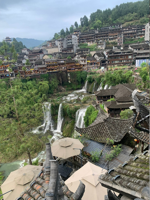 Украденное солнце. Universal Beijing Resort, Гуйлинь, Фужун, Чжанцзяцзе, Фэнхуан, Яншо. 8-17 апреля 2026.