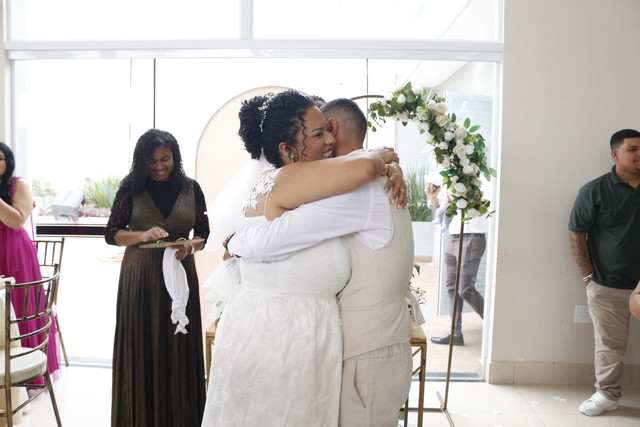 (528)