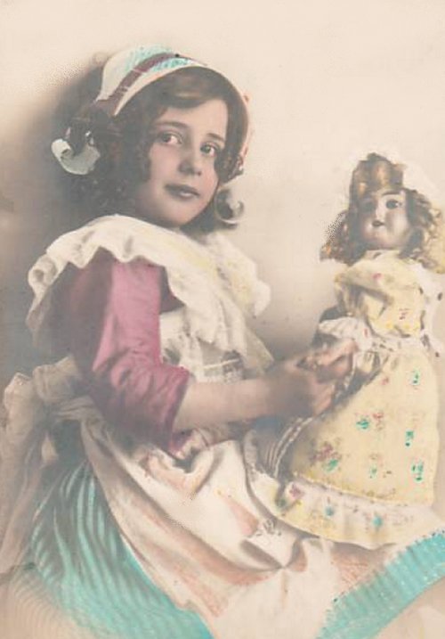 1920pinafore-doll.jpg