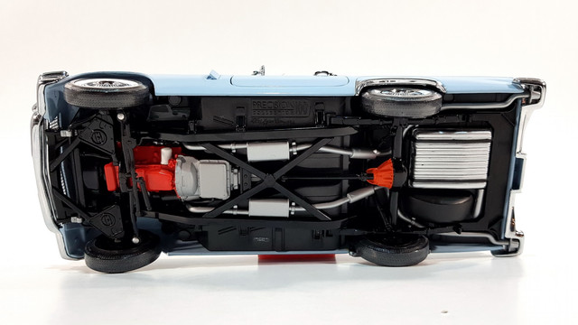 F57TB253.jpg