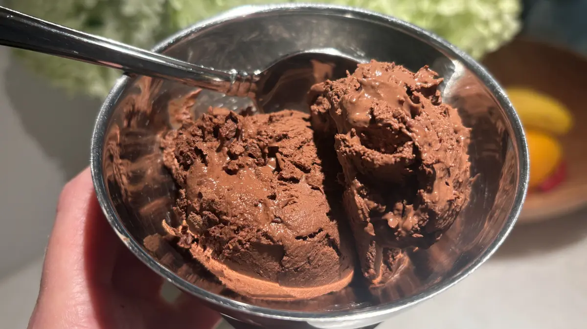 Summer Chocolate Mousse Requires Only Two Ingredients