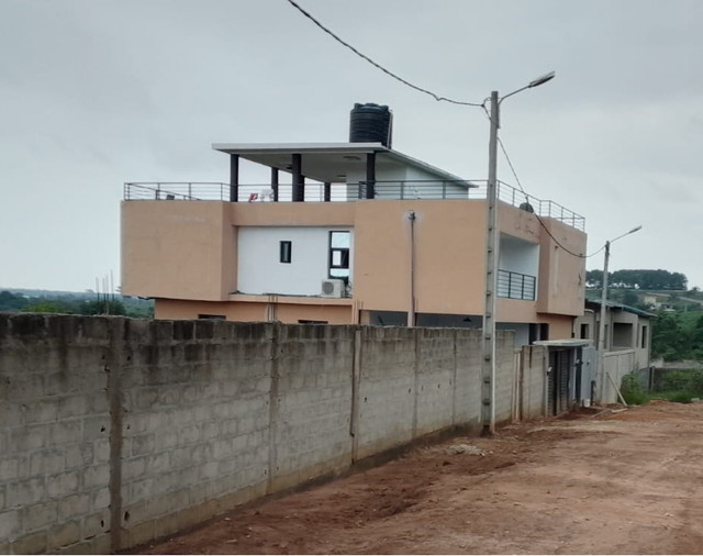 Villa · 5 chambres · Anan aves, Bingerville · à vendre