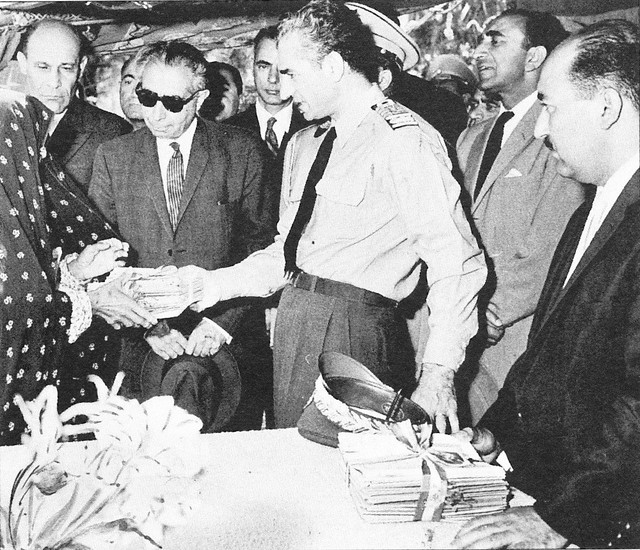 enghelab sefid shah va mardom