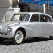 Tatra 87