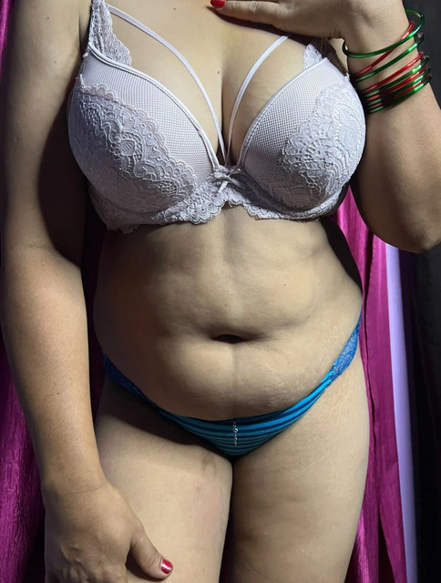 Wife Mom Aunty ki incest dunia with pics & Gifs