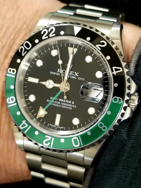 15838649356783