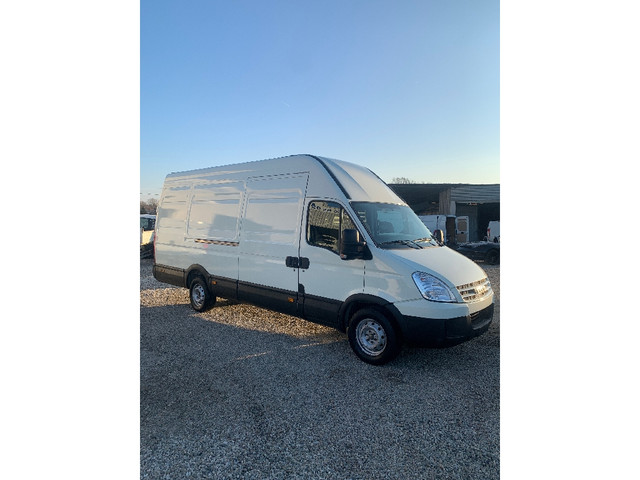 Iveco-35-S12