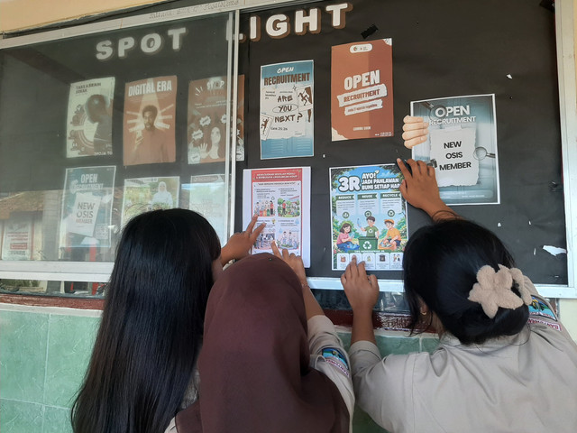 PUBLIKASI MADING 2