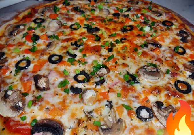 Постер Пицца с ветчиной и грибами