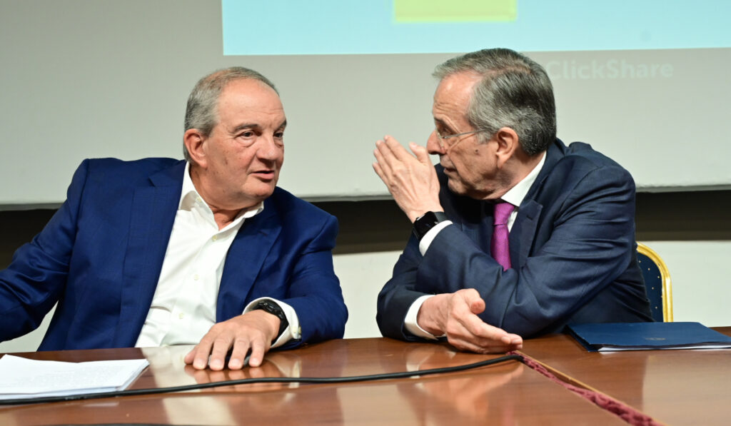 Με τις ευλογίες του Καραμανλή: Αφήνει τη ΝΔ και πηγαίνει στο κόμμα Σαμαρά