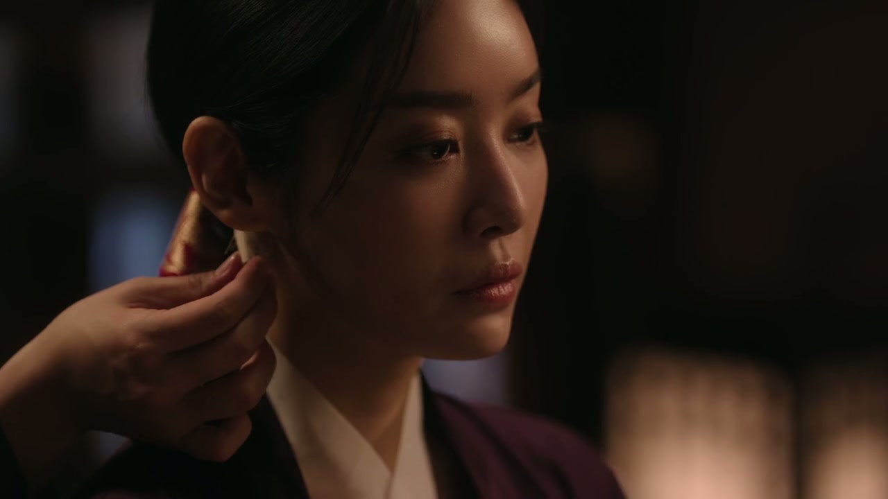 The Queen Who Crowns Screenshot