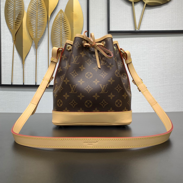 Lv M46983