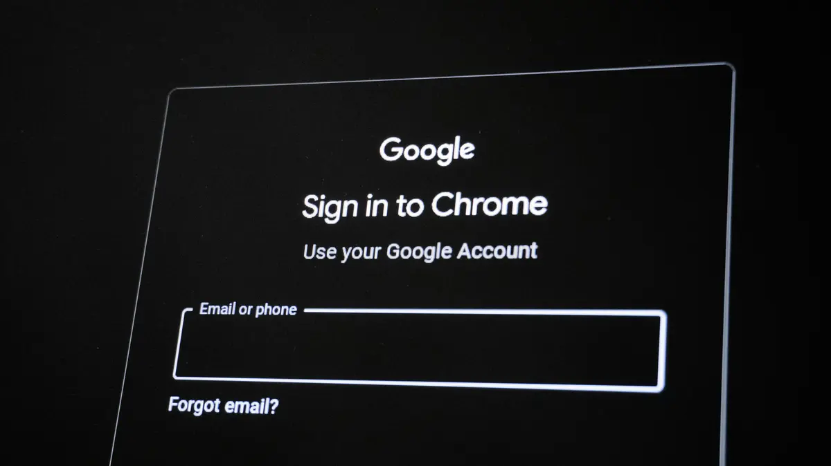 Chrome Secretly Downloads Large AI File, Researcher Claims
