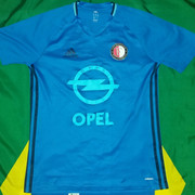 feyenoord-16-train-blue