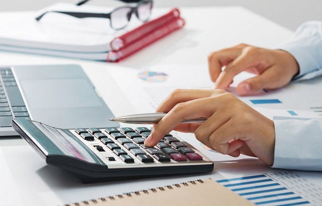 Managing eCommerce business loans and financing involves evaluating your funding needs, exploring various loan options, and understanding the terms and interest rates. Create a detailed repayment plan, maintain a good credit score, and ensure timely payments to avoid penalties. Regularly review your financials and seek professional advice to manage cash flow and optimize your eCommerce accounting strategy effectively. To know more visit here  https://www.esenshi.com/
