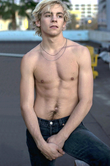 Ross-Lynch478.jpg