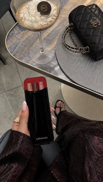 Lipparazzi Liner Clutch