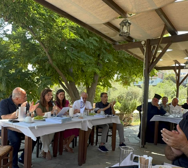 ΕΤΗΣΙΑ ΚΑΛΟΚΑΙΡΙΝΗ ΣΥΝΑΝΤΗΣΗ ΤΟΥ ΣΥΝΔΕΣΜΟΥ ΣΤΑ ΚΑΡΔΑΜΥΛΑ – ΒΡΑΒΕΥΤΗΚΑΝ ΟΙ ΑΡΙΣΤΟΥΧΟΙ ΑΠΟΦΟΙΤΟΙ ΤΩΝ ΣΧΟΛΕΙΩΝ