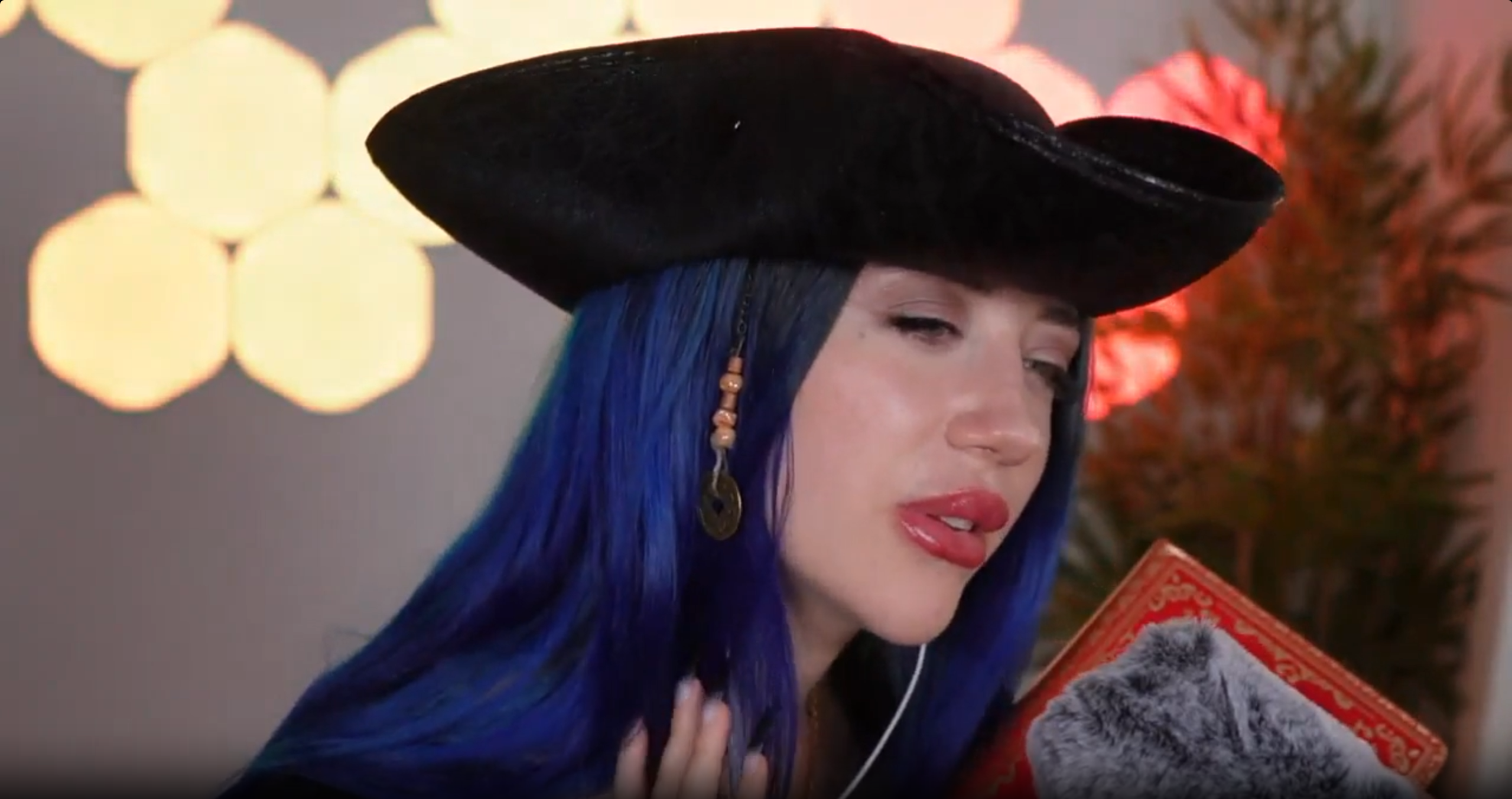 Mouthsounds ASMR Stream [ Lizzielestrange ]