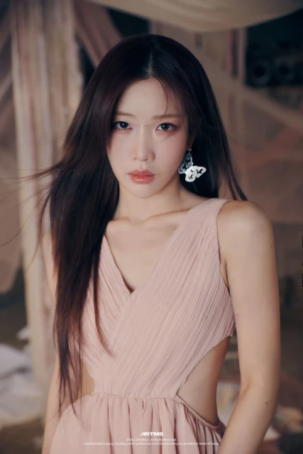 kim lip loona 1377427.webp