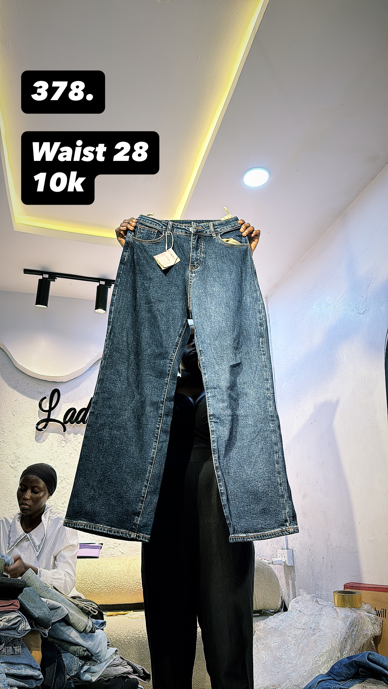 Waist 28