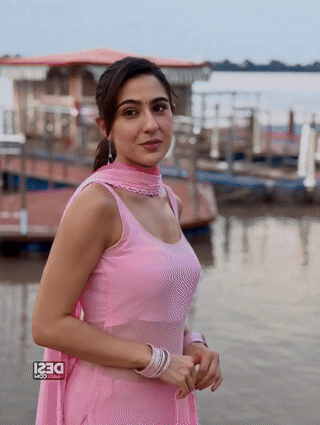 2d9e20eaa00e.gif