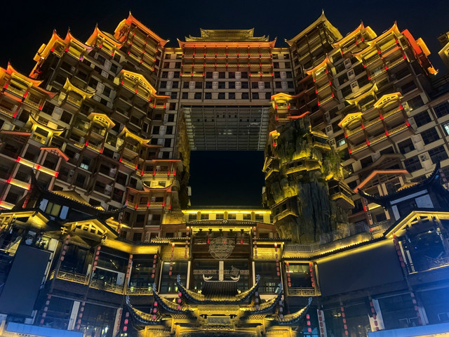 Украденное солнце. Universal Beijing Resort, Гуйлинь, Фужун, Чжанцзяцзе, Фэнхуан, Яншо. 8-17 апреля 2026. Украденное солнце. Universal Beijing Resort, Гуйлинь, Фужун, Чжанцзяцзе, Фэнхуан, Яншо. 8-17 апреля 2026.