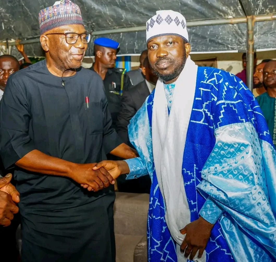 Kwara State Governor Abdulrahman Abdulrazaq (left) with Sheikh Muhammad Bashir Dasuki Imam Fulani, the new Chief Imam of Ilorin Emirate.